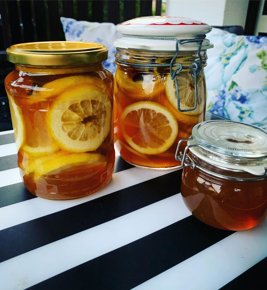 CYTRYNY W SYROPIE Z IMBIREM, CYNAMONEM I GOŹDZIKAMI