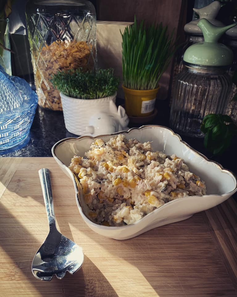 SAŁATKA Z TUŃCZYKIEM