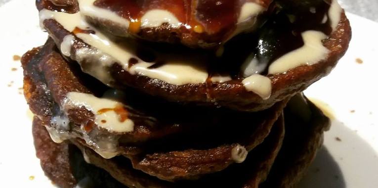 ŚNIADANIOWE MURZYNKI Z MAKIEM I TAHINI