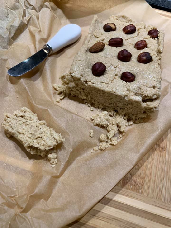 CHAŁWA WANILIOWA Z ORZECHAMI