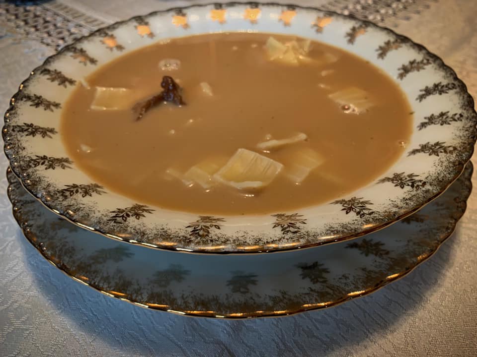 WIGILIJNA ZUPA Z SUSZONYCH GRZYBÓW