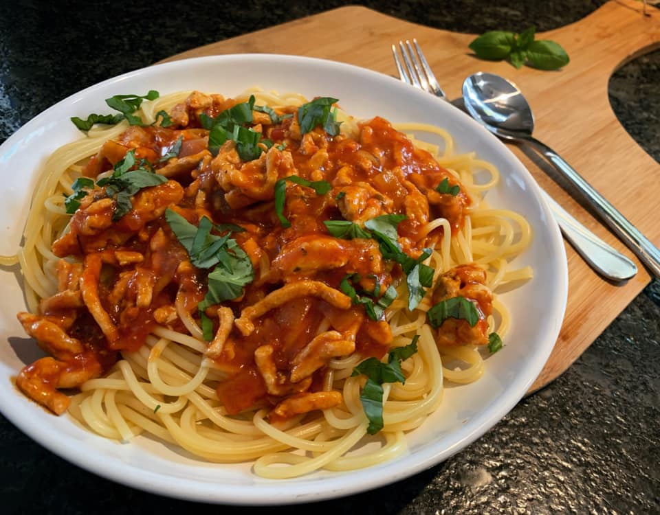 SPAGHETTI Z INDYKIEM