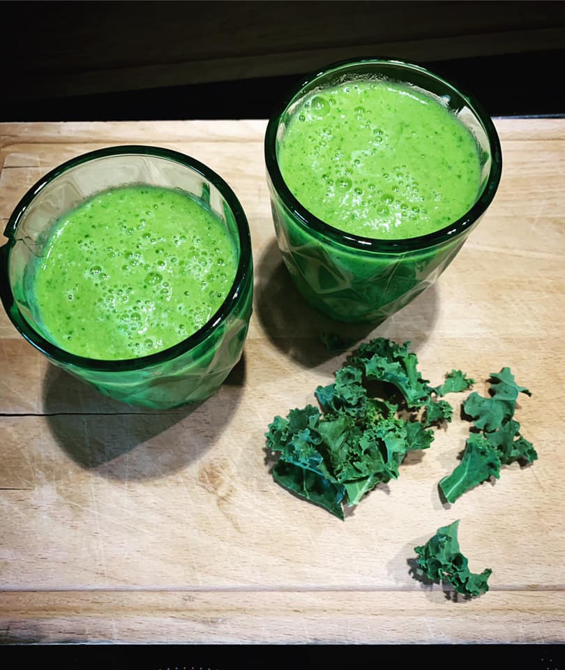 SMOOTHIE JARMUŻ Z ANANASEM