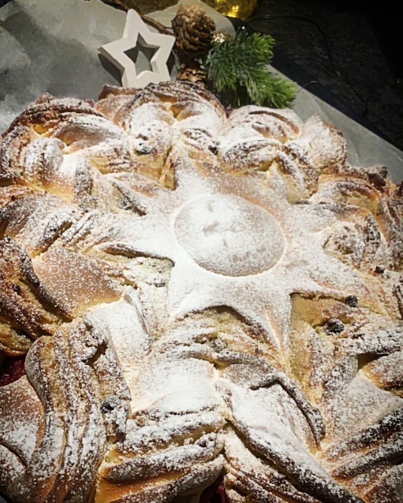 GWIAZDA Z BIAŁYM MAKIEM I MARCEPANEM