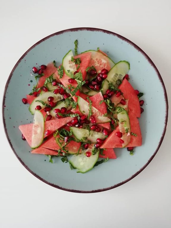 ORZEŹWIAJĄCA SAŁATKA