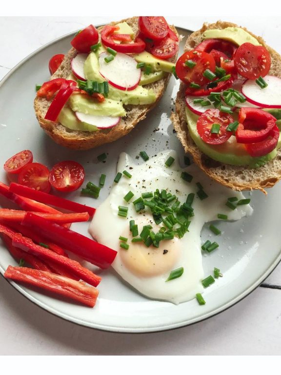 JAJO SADZONE Z GRAHAMKĄ I WARZYWAMI