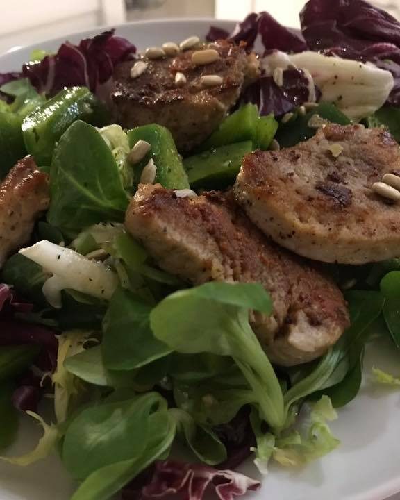 Sałatka z polędwiczkami