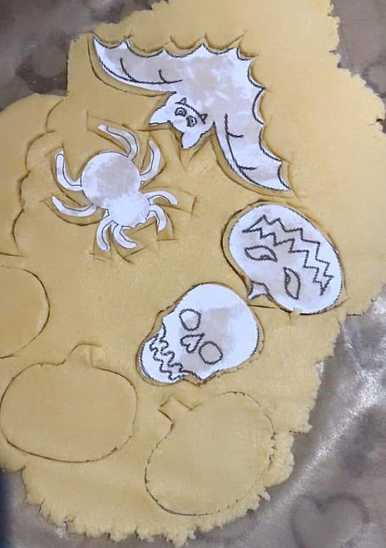 KRUCHE CIASTECZKA NA HALLOWEEN