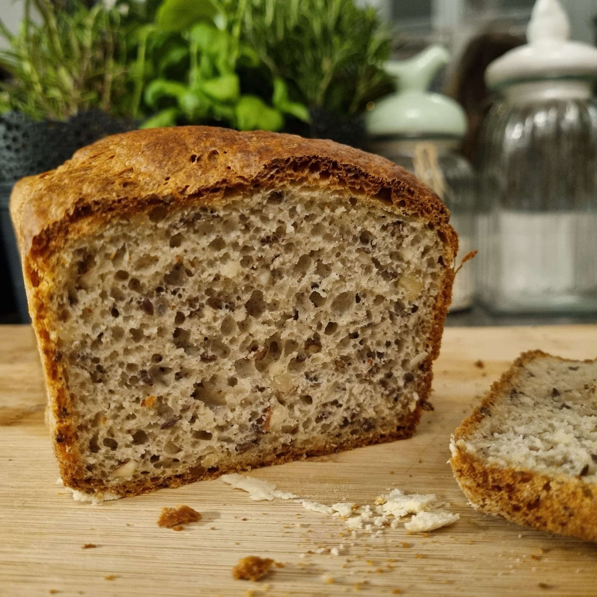 CHLEB ORKISZOWY Z MIGDAŁAMI