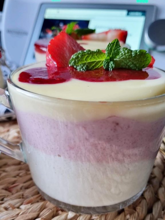 TRUSKAWKOWO – WANILIOWA KASZA MANNA Z SOSEM WANILIOWYM