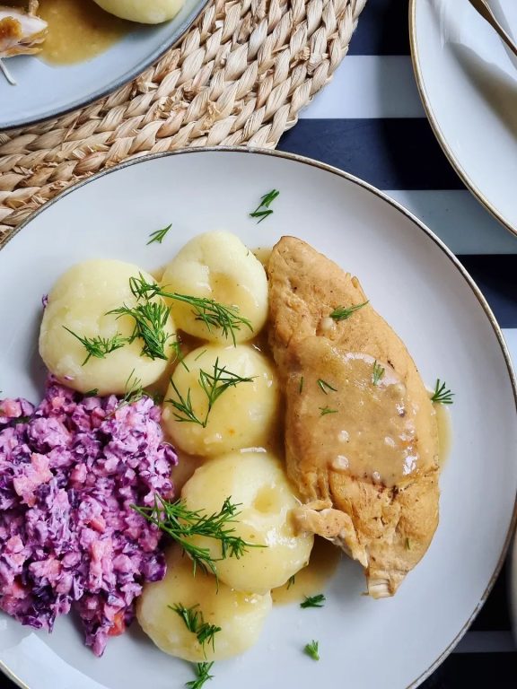 DUSZONE POLĘDWICZKI Z INDYKA